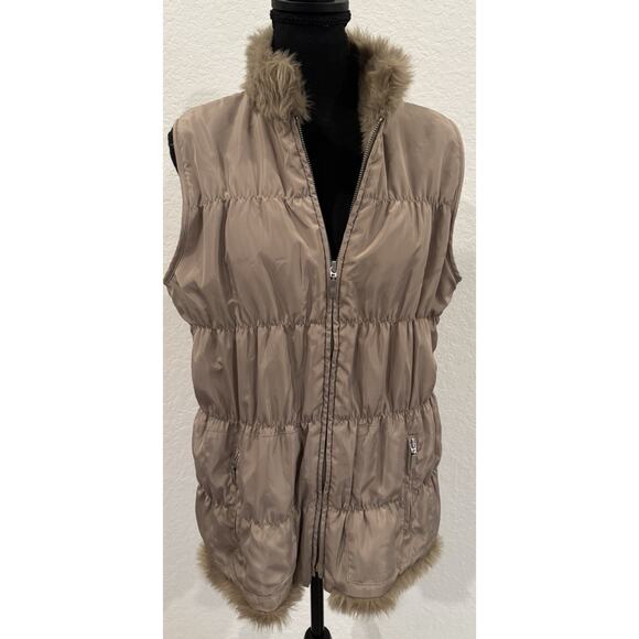 Chico’s Tan Vest Faux Fur Collar Puffer in Front Sweater in Back Size 1 (Med) - Picture 1 of 4